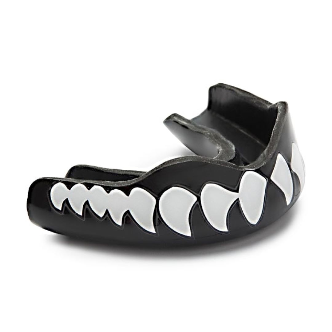 07-bucal-brackets-colmillos JawStrike Graphic Mouthguard - Image 1